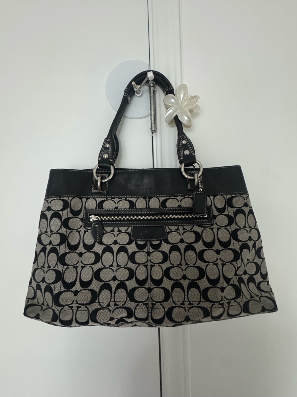 Signature Pattern Black and gray Tote Bag